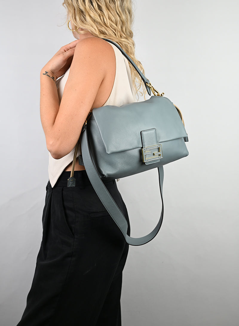 Fendi Borsa Mamma Baguette Soft in pelle ceruleo