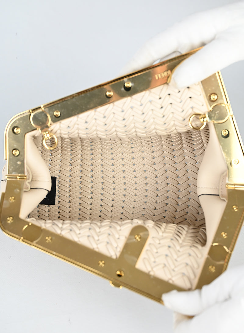 Fendi Pochette First in pelle intrecciata ecrù