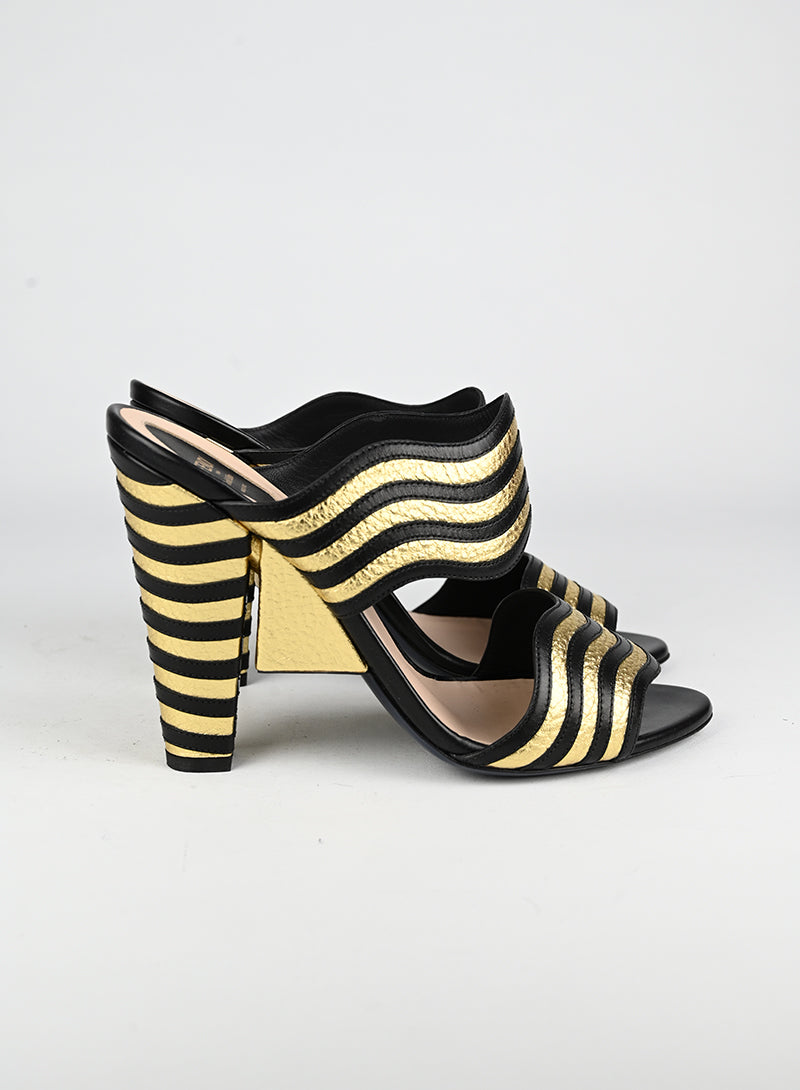 Fendi Sandali in pelle nera e oro - N. 40