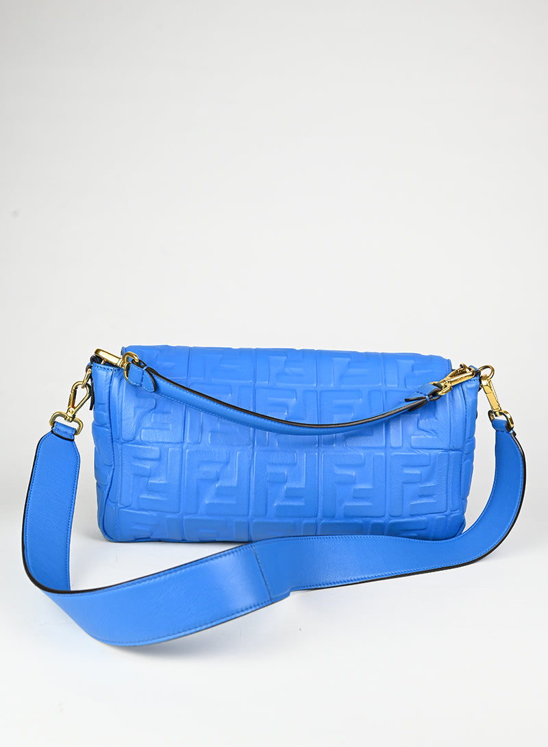 Fendi Borsa Maxi Baguette in pelle azzurra
