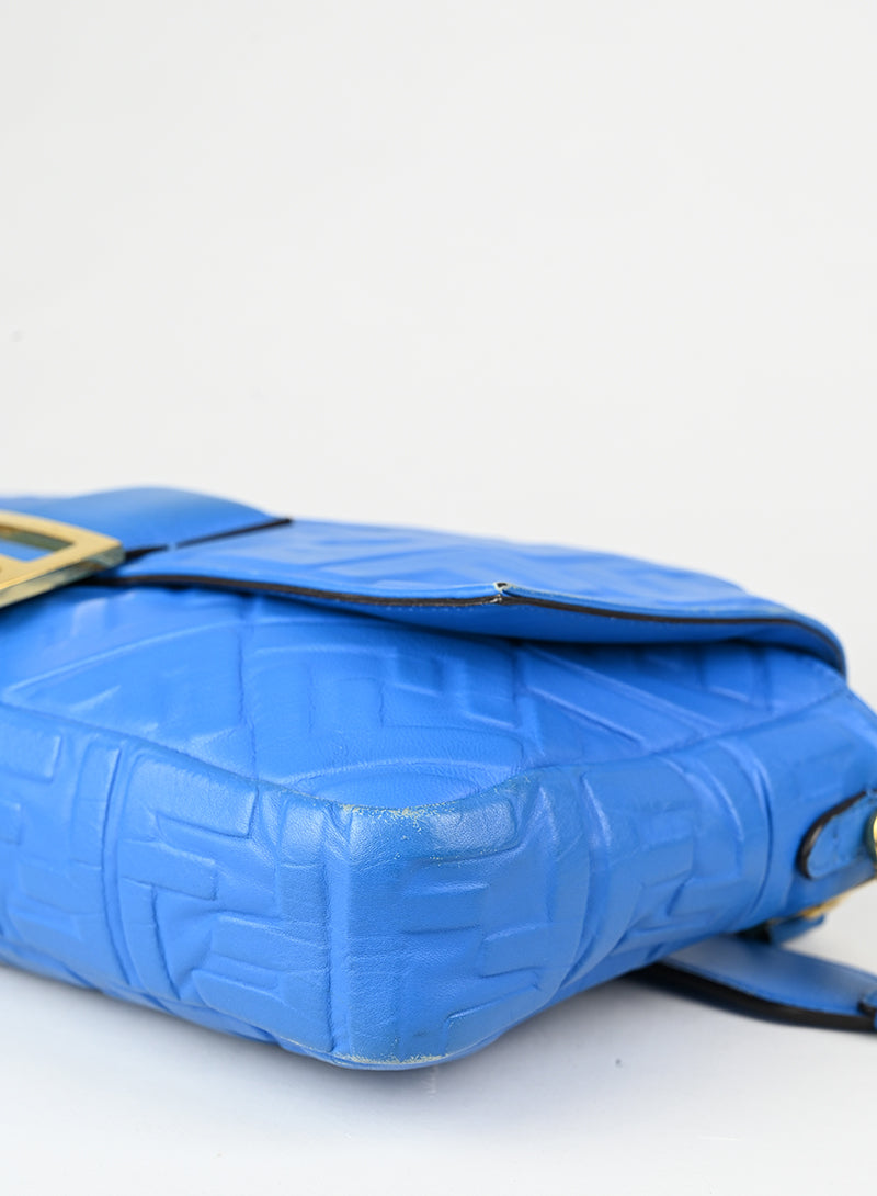 Fendi Borsa Maxi Baguette in pelle azzurra