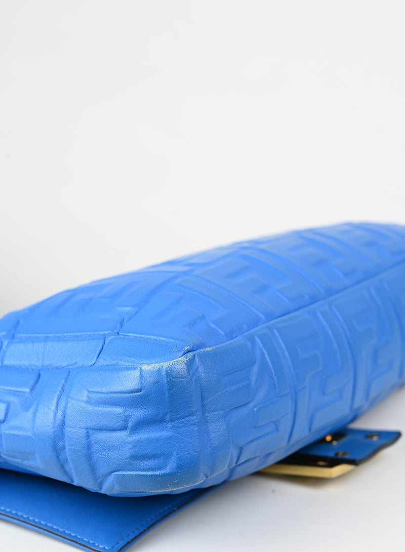 Fendi Borsa Maxi Baguette in pelle azzurra