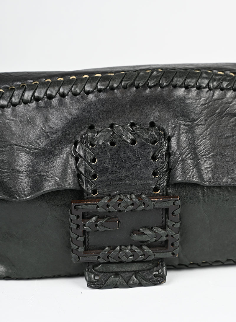 Fendi Borsa Maxi Baguette in pelle nera -  lesleyluxuryvintage