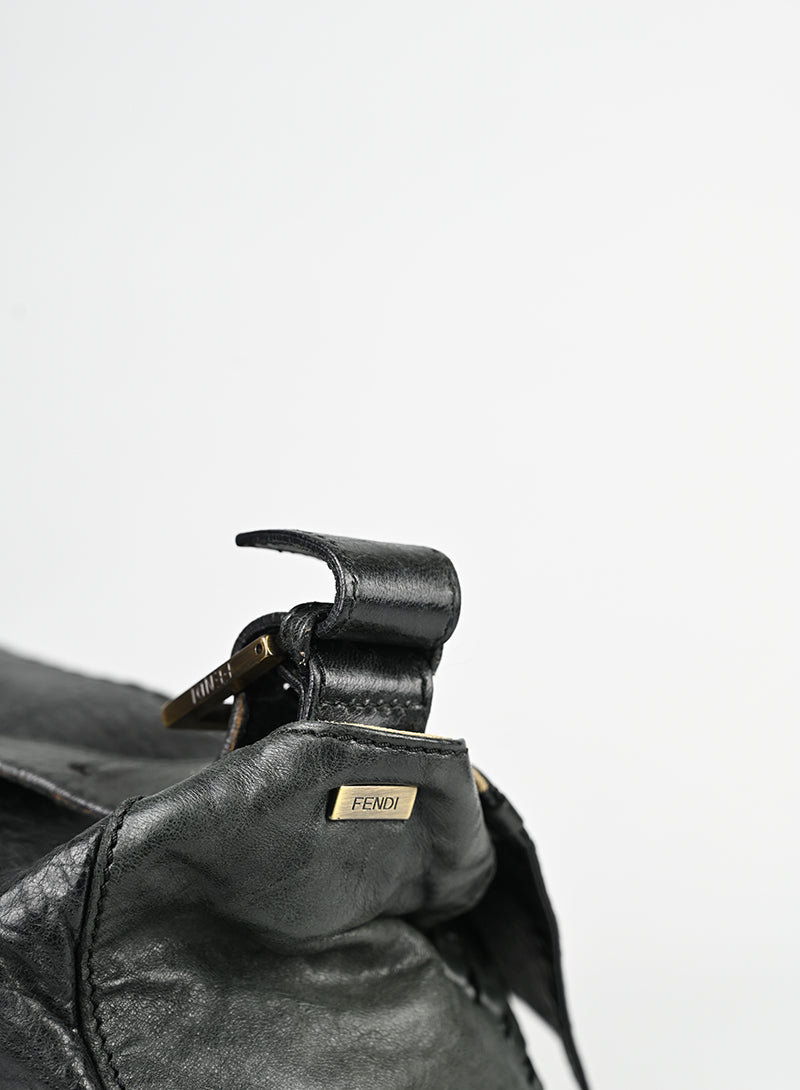 Fendi Borsa Maxi Baguette in pelle nera -  lesleyluxuryvintage