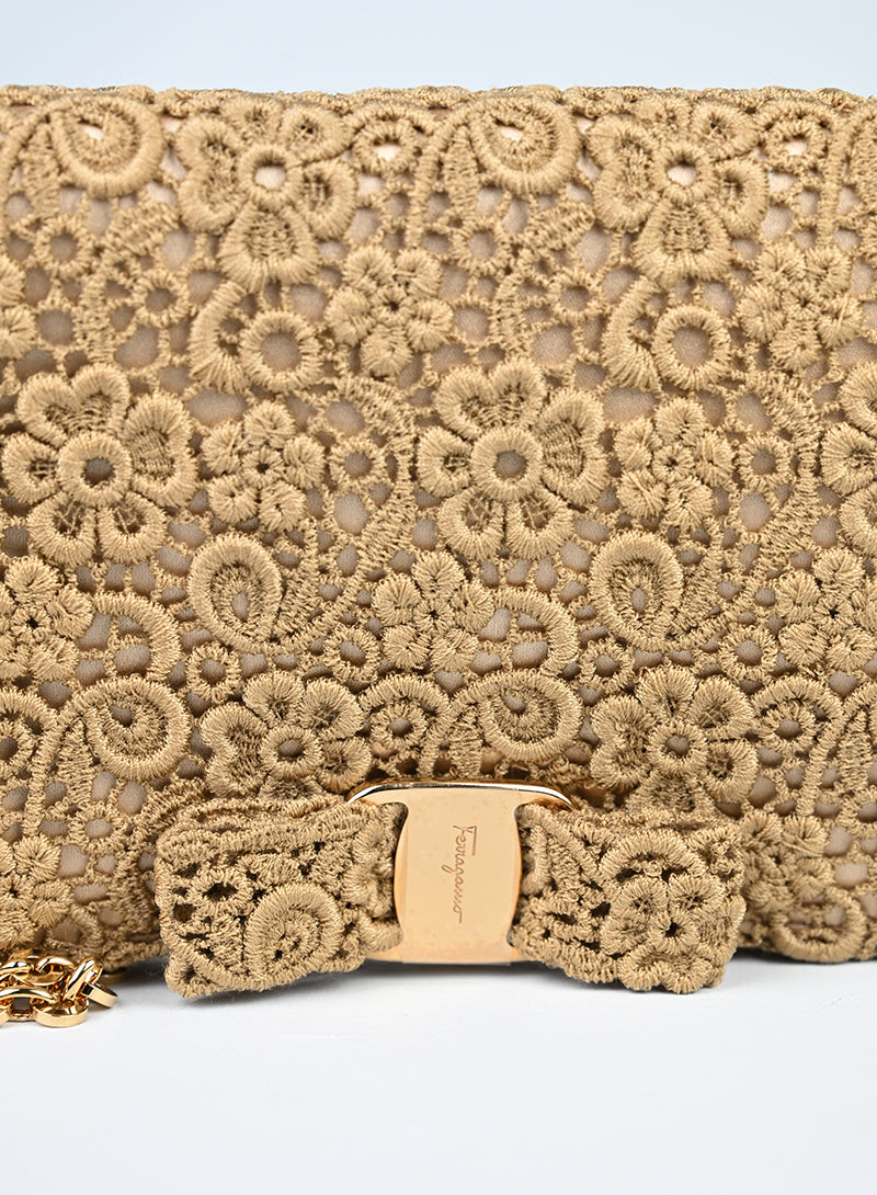Ferragamo Pochette Pizzo Macramè Beige