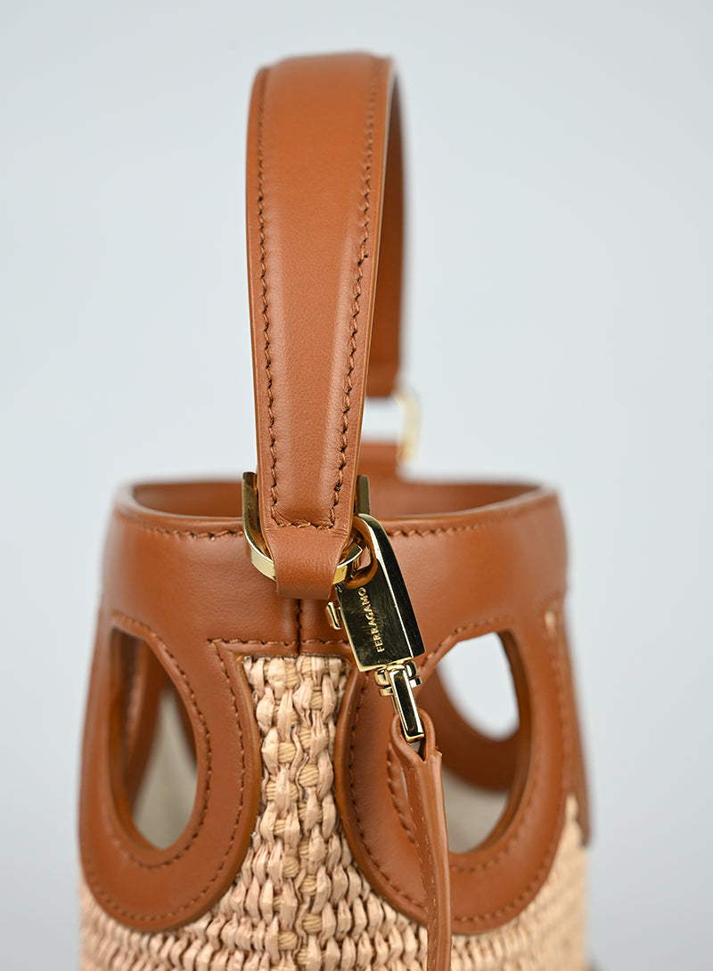 Ferragamo Gancini XS Rafia Cognac