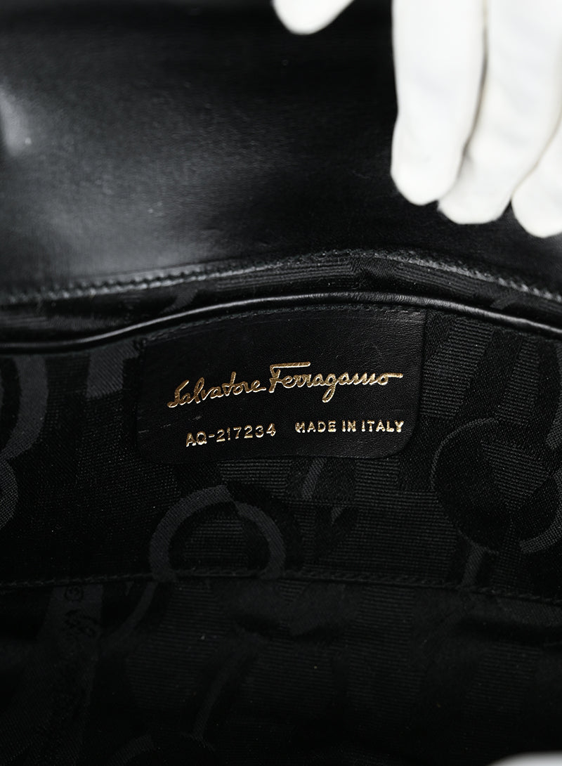 Salvatore Ferragamo Borsa a tracolla in suede nera