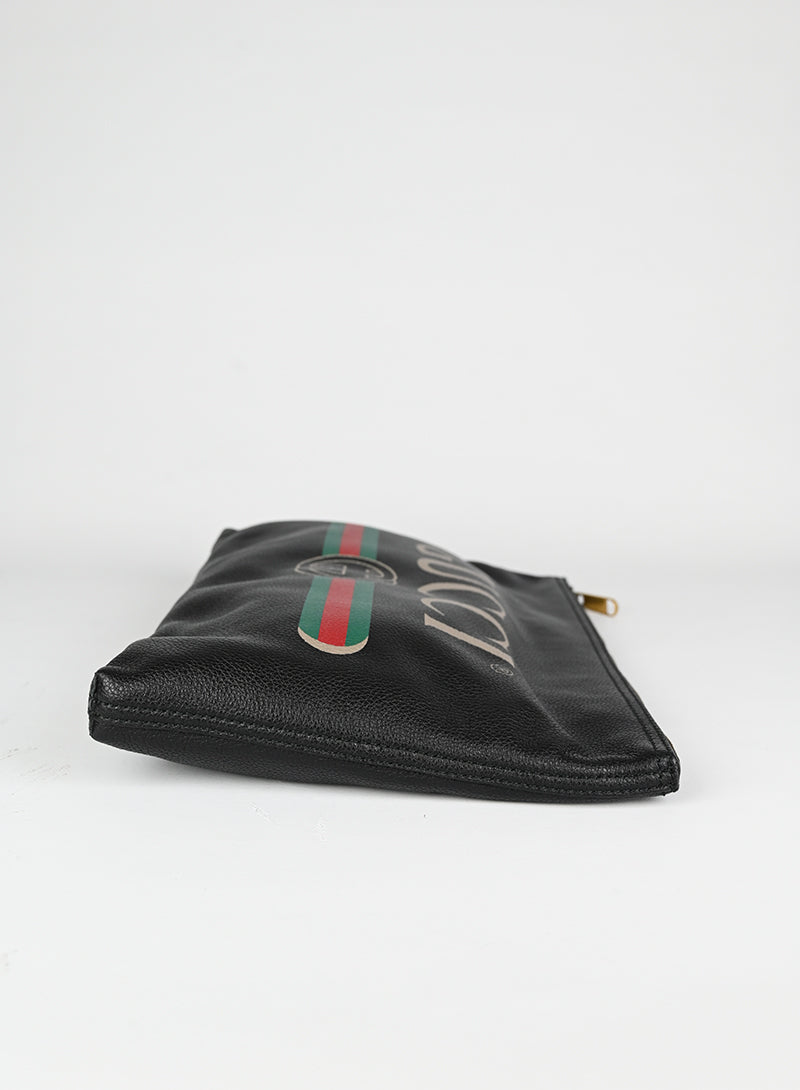 Gucci Pochette in pelle nera con logo