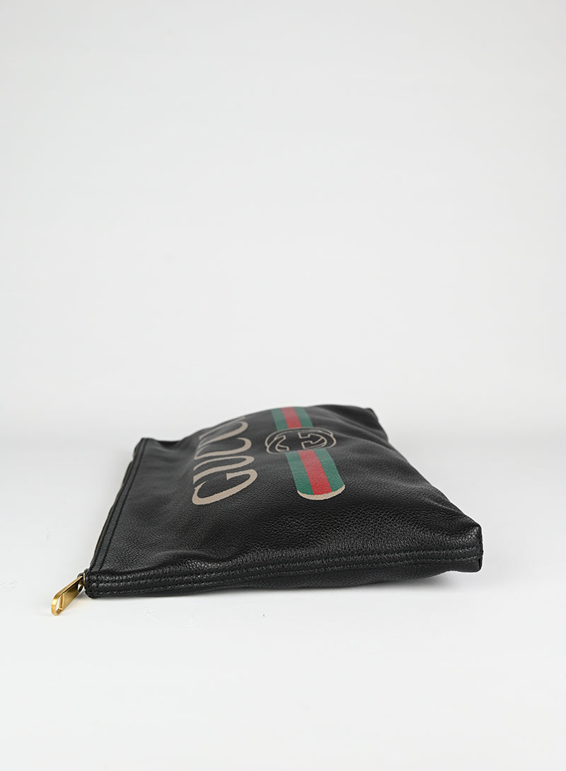 Gucci Pochette in pelle nera con logo