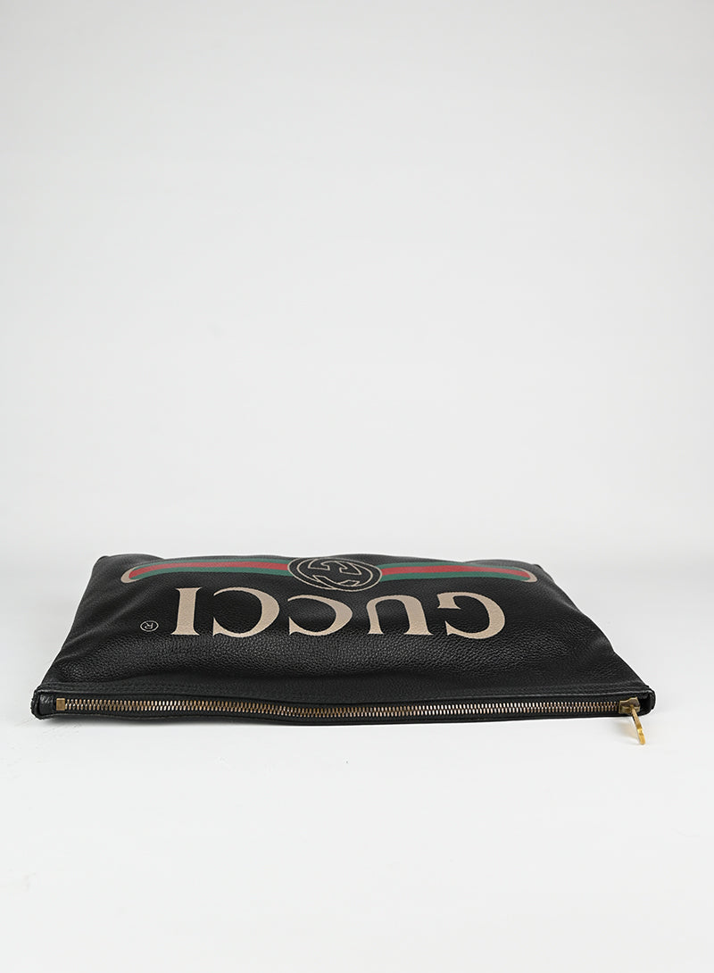 Gucci Pochette in pelle nera con logo