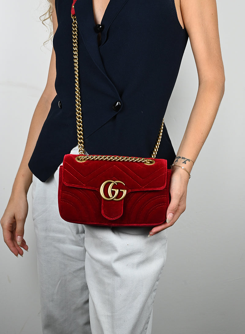 Gucci Borsa Marmont in velluto rosso