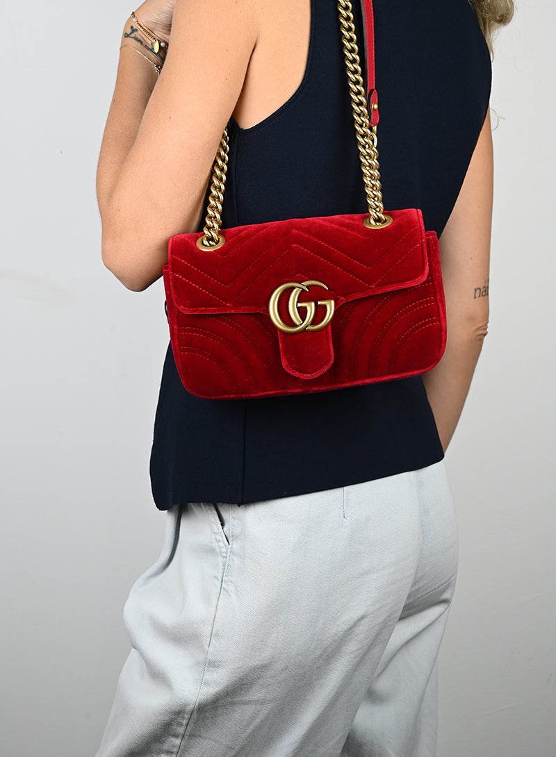 Gucci Borsa Marmont in velluto rosso