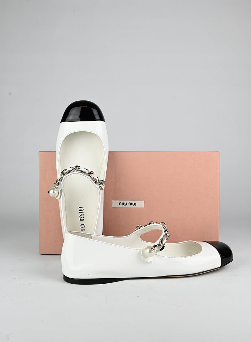 Miu Miu Ballerine in vernice bianche - N. 39