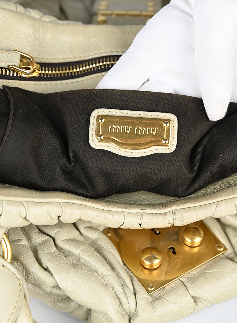 Miu Miu Borsa a spalla in pelle coffer ecrù