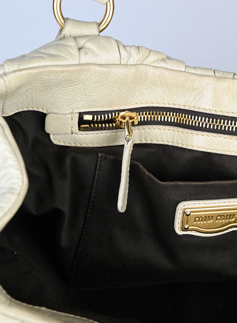 Miu Miu Borsa a spalla in pelle coffer ecrù