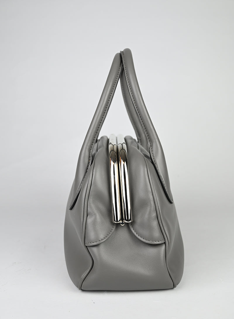 Miu Miu Borsa a mano in pelle grigia