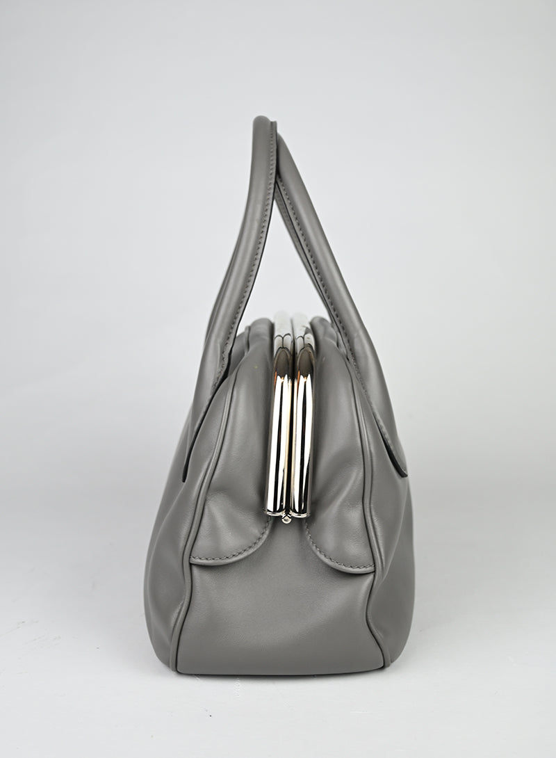 Miu Miu Borsa a mano in pelle grigia