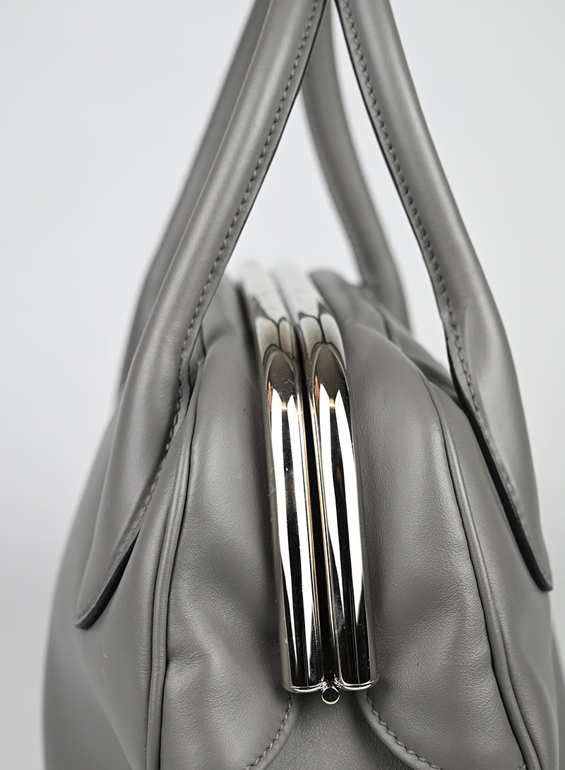 Miu Miu Borsa a mano in pelle grigia