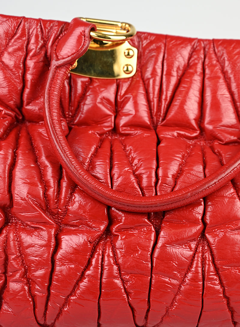 Miu Miu Shopper in vernice rossa
