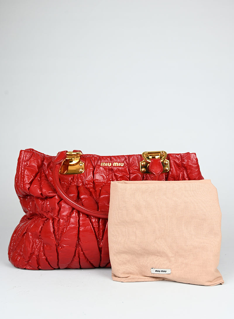 Miu Miu Shopper in vernice rossa