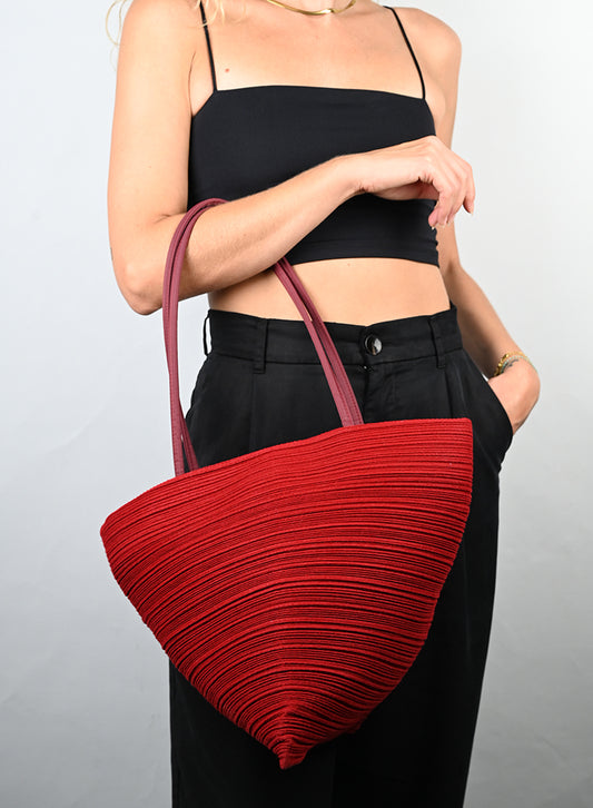 Pleats Please Miyake Borsa trangolare rossa