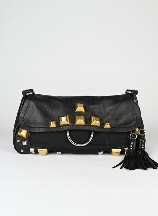Prada Borsa in pelle nera con borchie