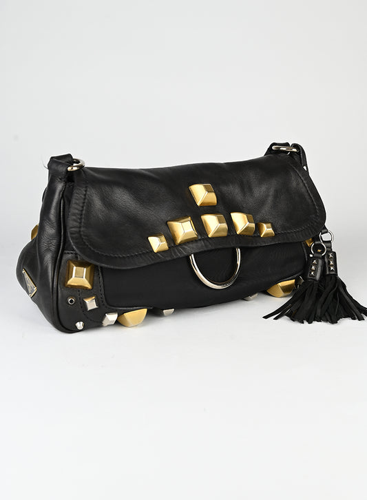 Prada Borsa in pelle nera con borchie