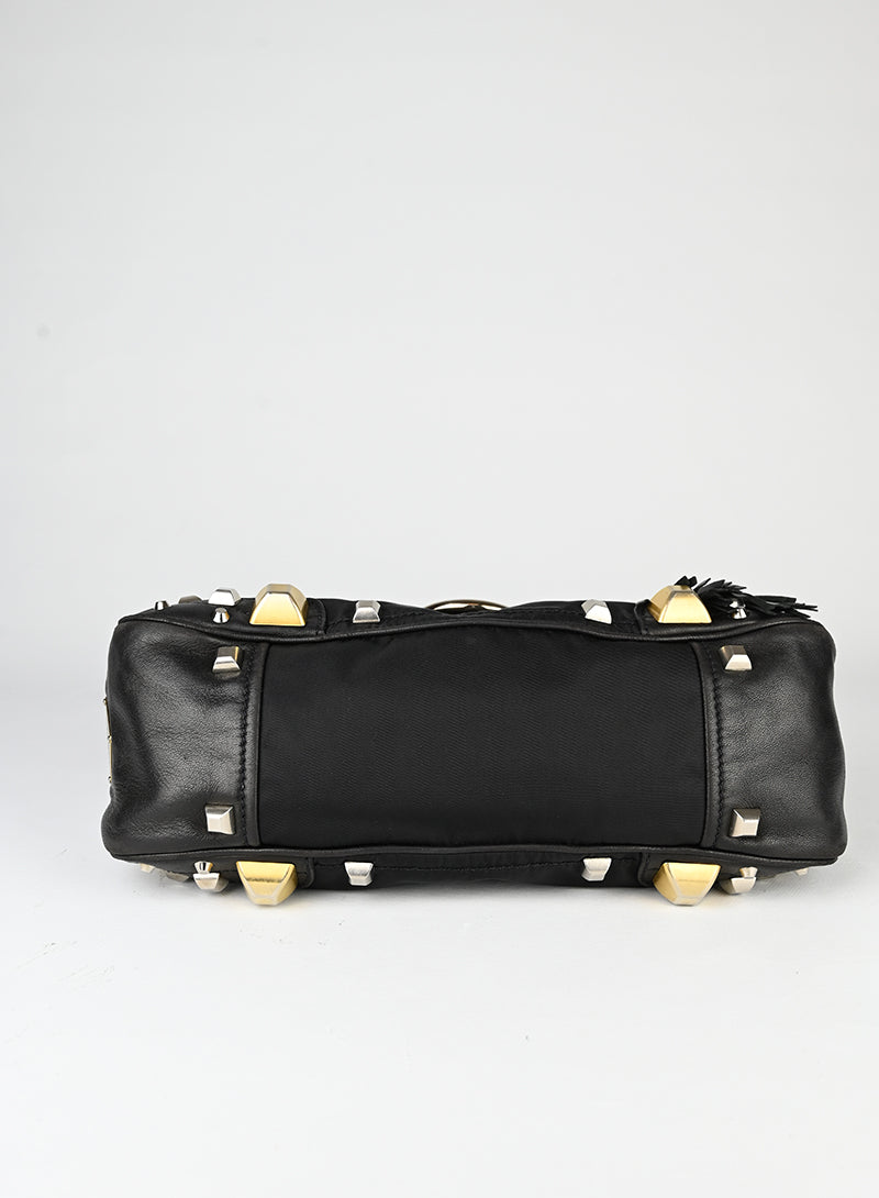 Prada Borsa in pelle nera con borchie