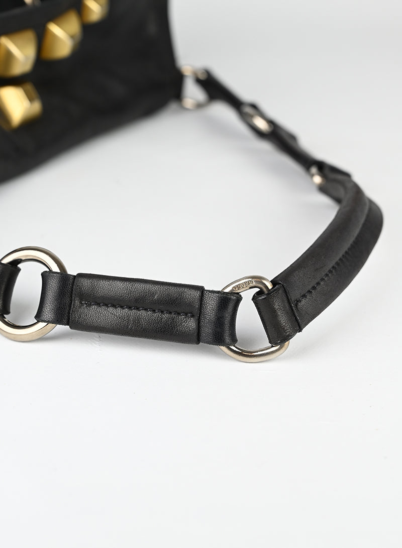Prada Borsa in pelle nera con borchie