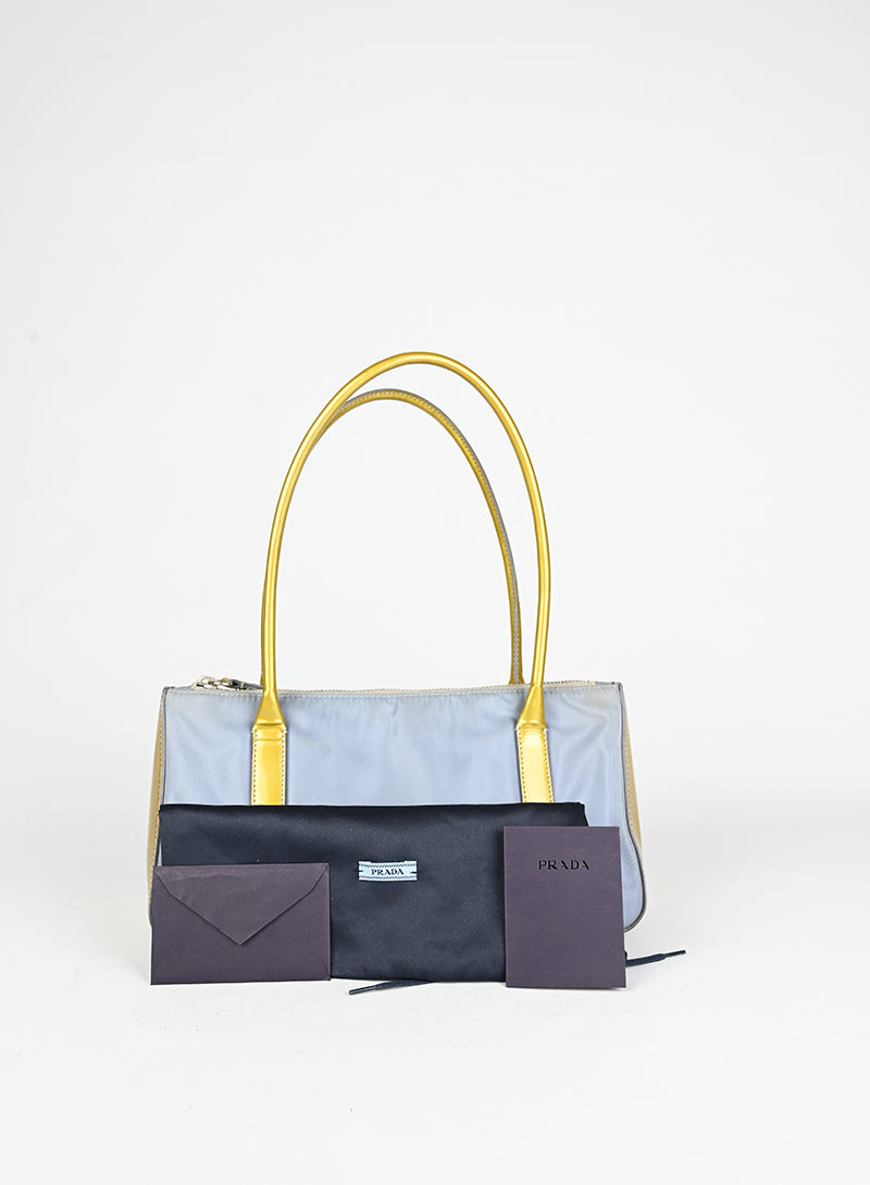 Prada Borsa in Re-nylon azzurra e oro