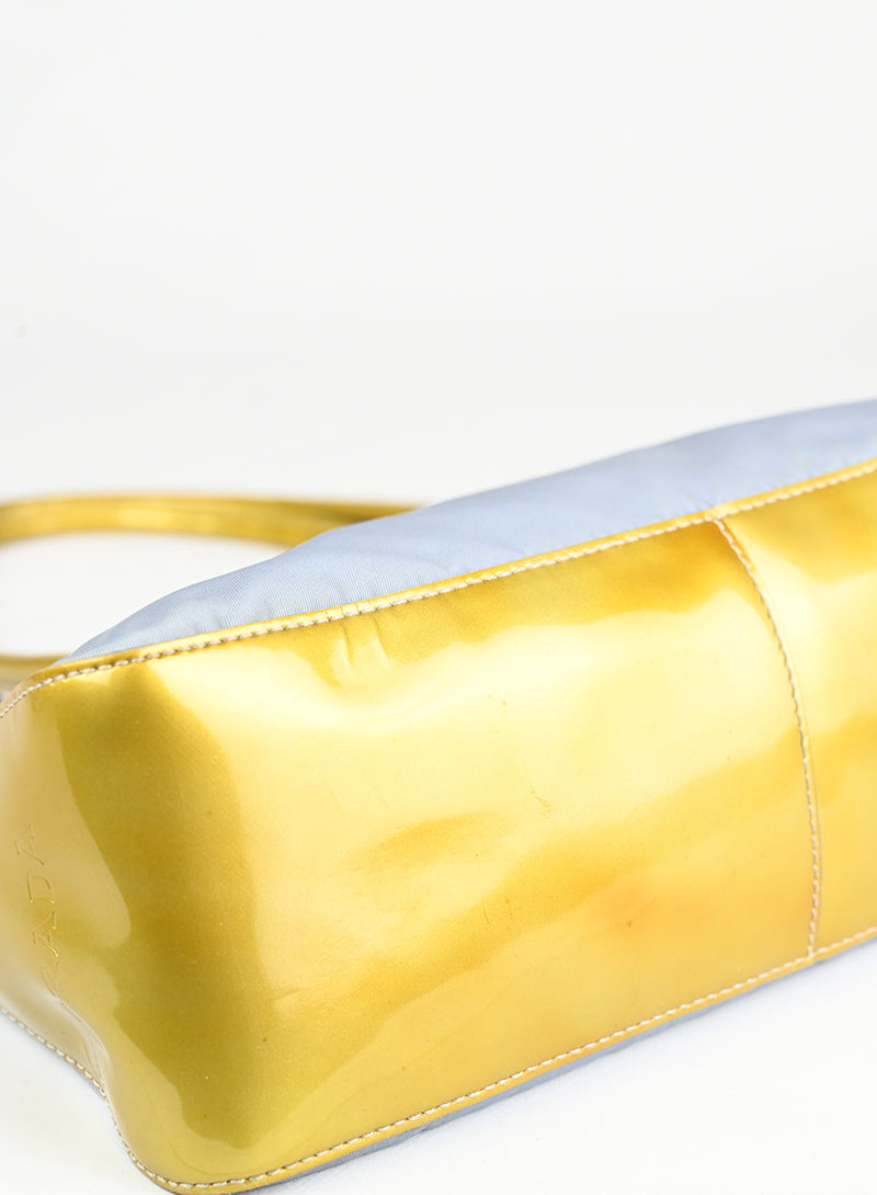 Prada Borsa in Re-nylon azzurra e oro