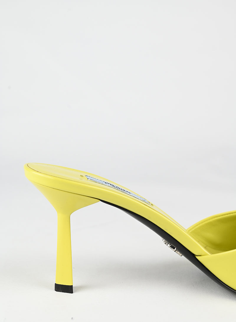 Prada Sandali Sabot con tacco in pelle gialla - N. 39
