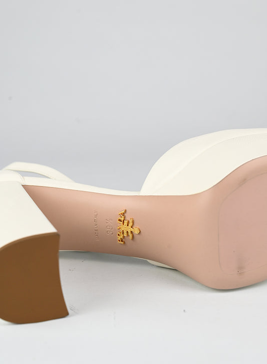 Prada Sandali con plateau in pelle bianca - N. 39 ½