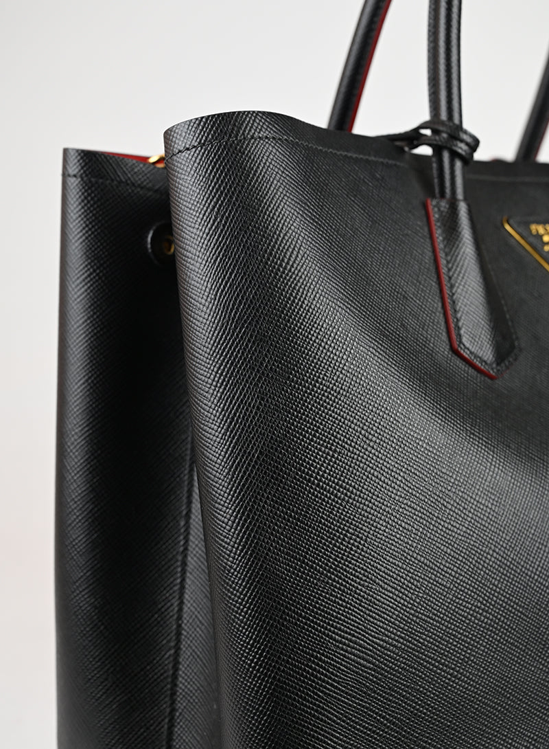Prada Shopper in pelle Saffiano nera