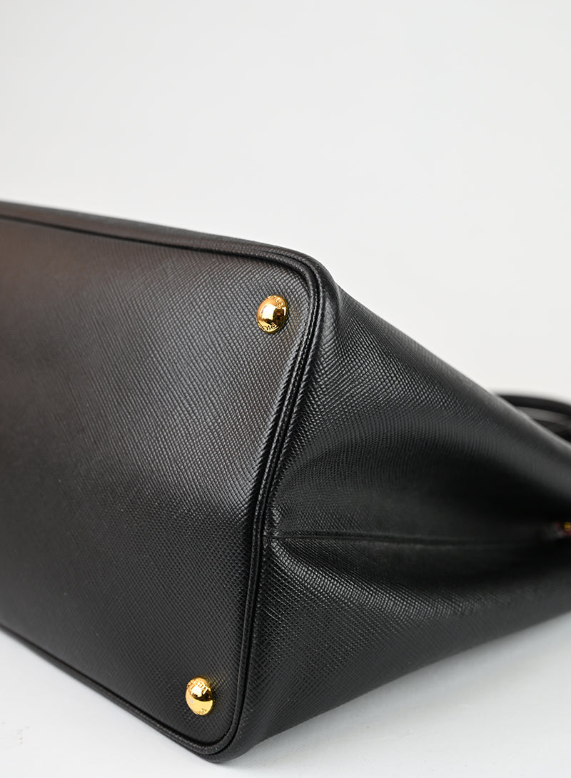 Prada Shopper in pelle Saffiano nera