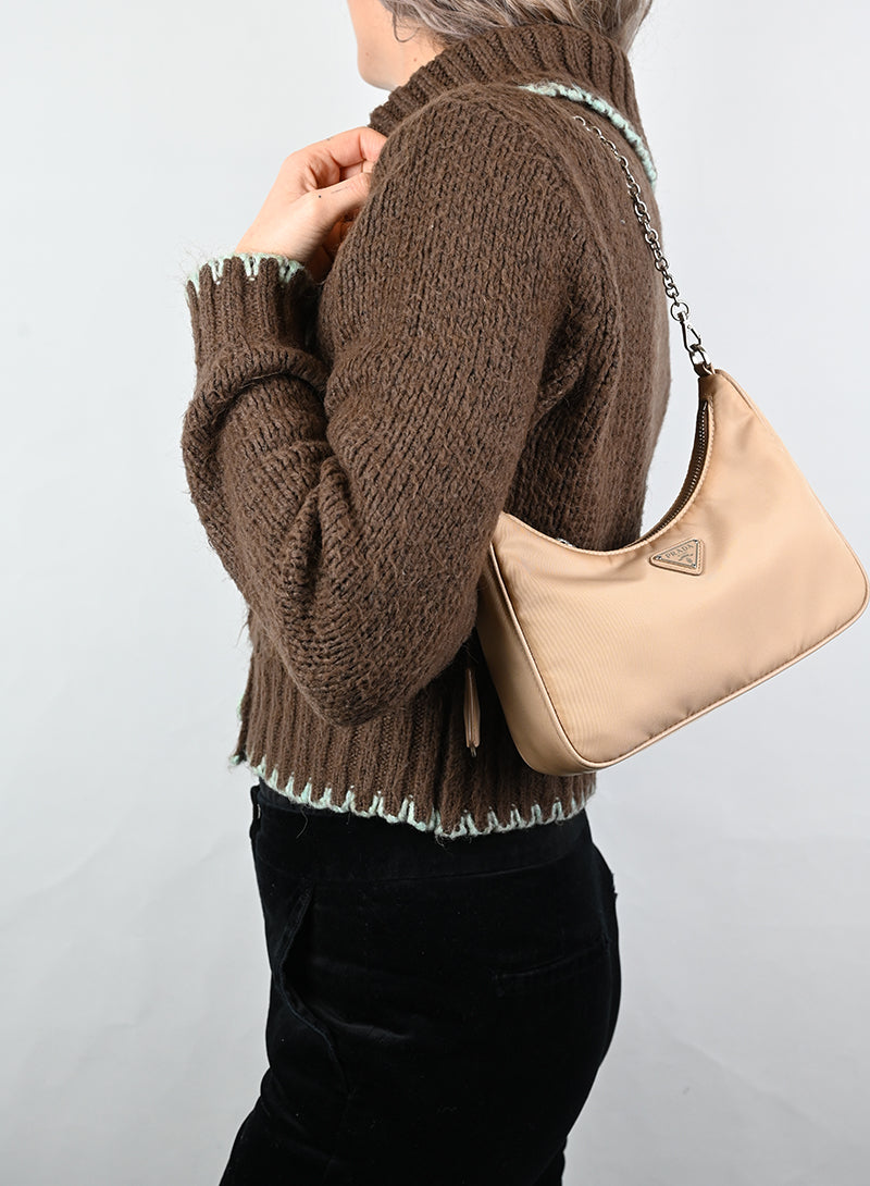 Prada Borsa Re-edition 2005 in nylon beige