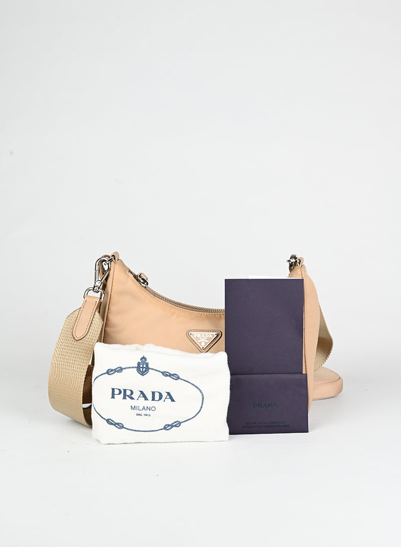 Prada Borsa Re-edition 2005 in nylon beige