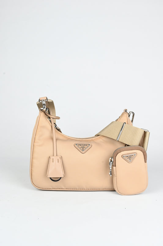 Prada Borsa Re-edition 2005 in nylon beige