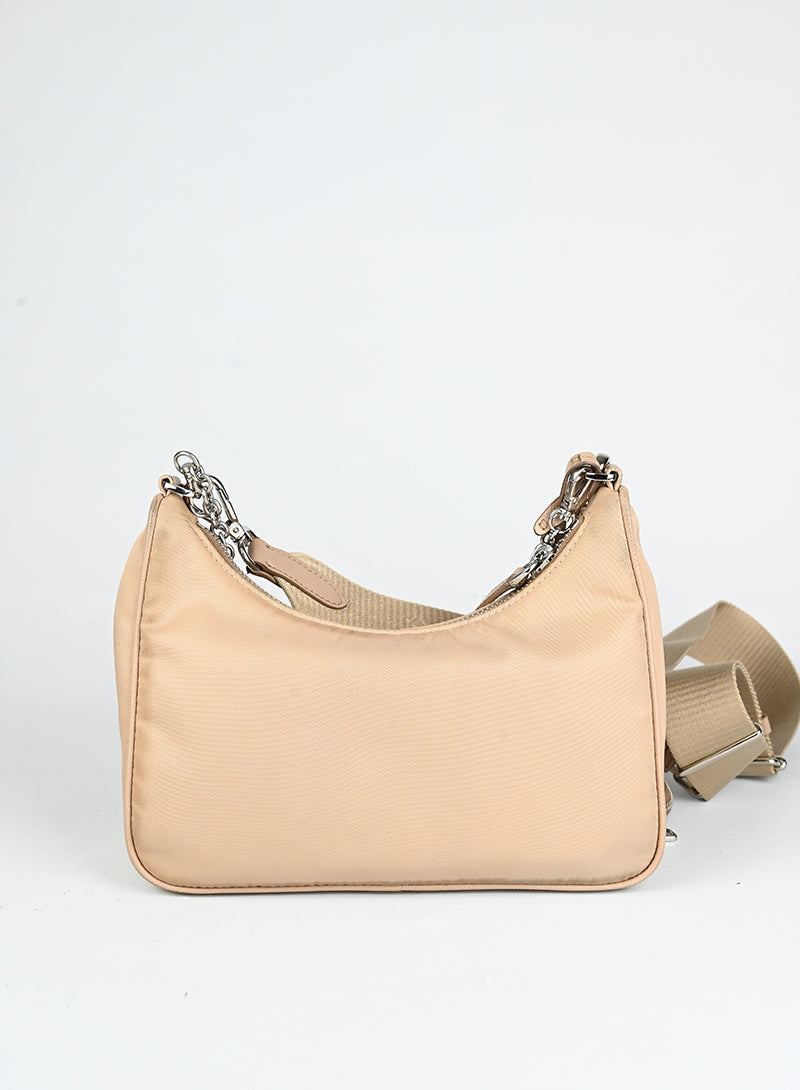 Prada Borsa Re-edition 2005 in nylon beige