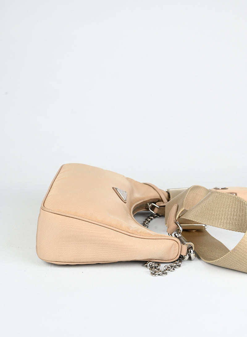 Prada Borsa Re-edition 2005 in nylon beige