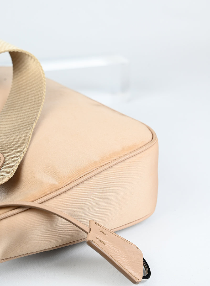 Prada Borsa Re-edition 2005 in nylon beige