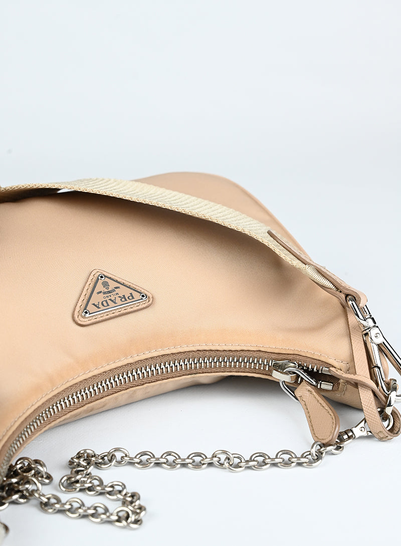 Prada Borsa Re-edition 2005 in nylon beige