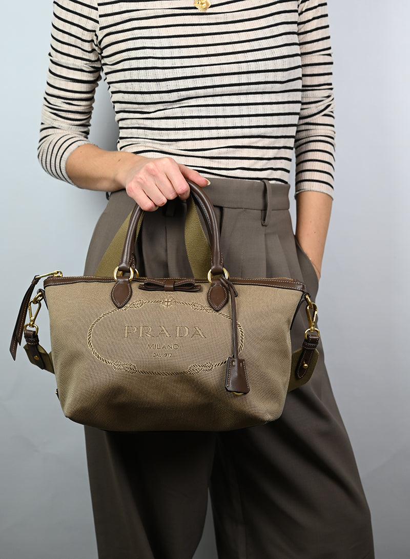 Prada Borsa in canvas beige