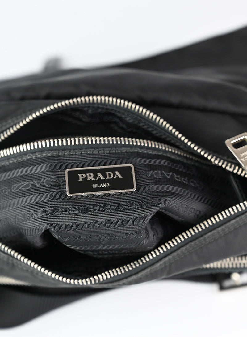 Prada Borsa a cartella in nylon nera