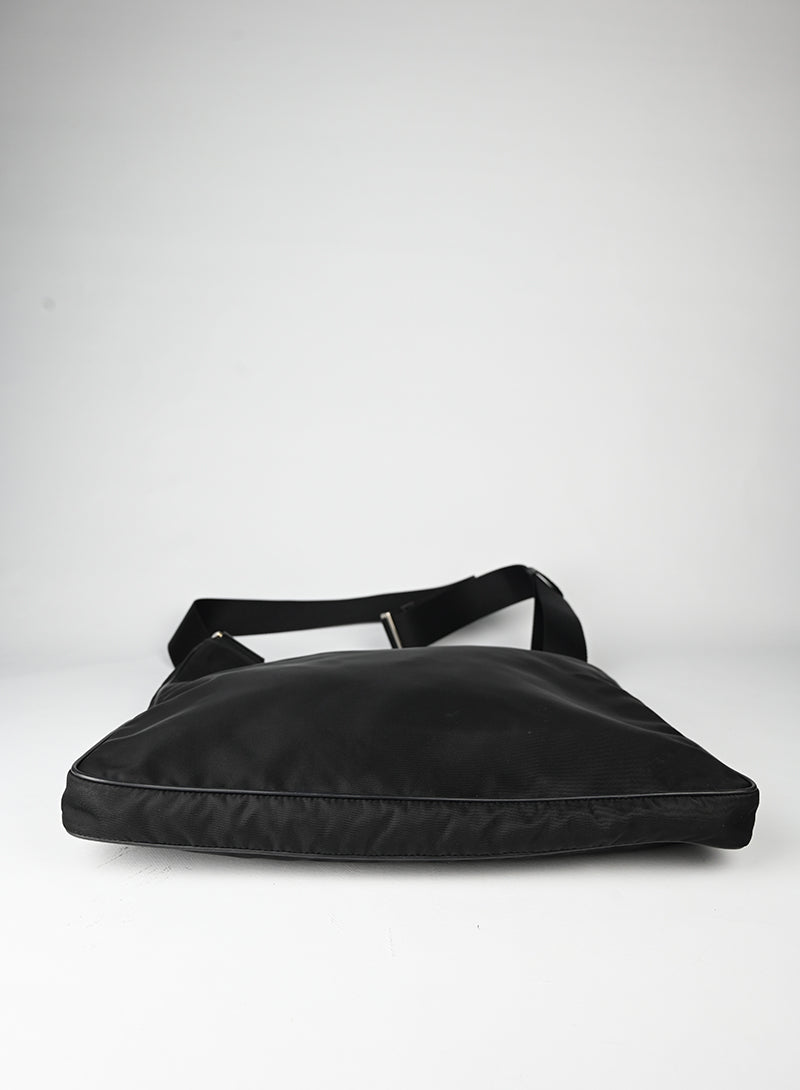 Prada Borsa a tracolla in Re-Nylon nera