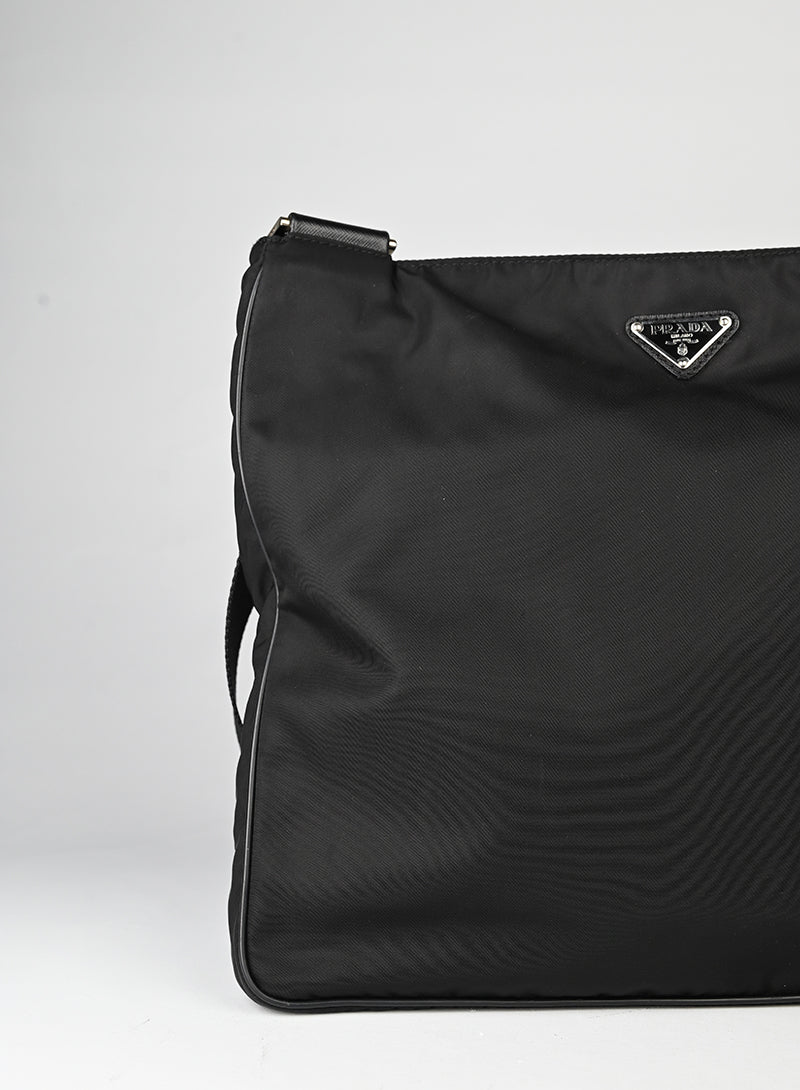 Prada Borsa a tracolla in Re-Nylon nera