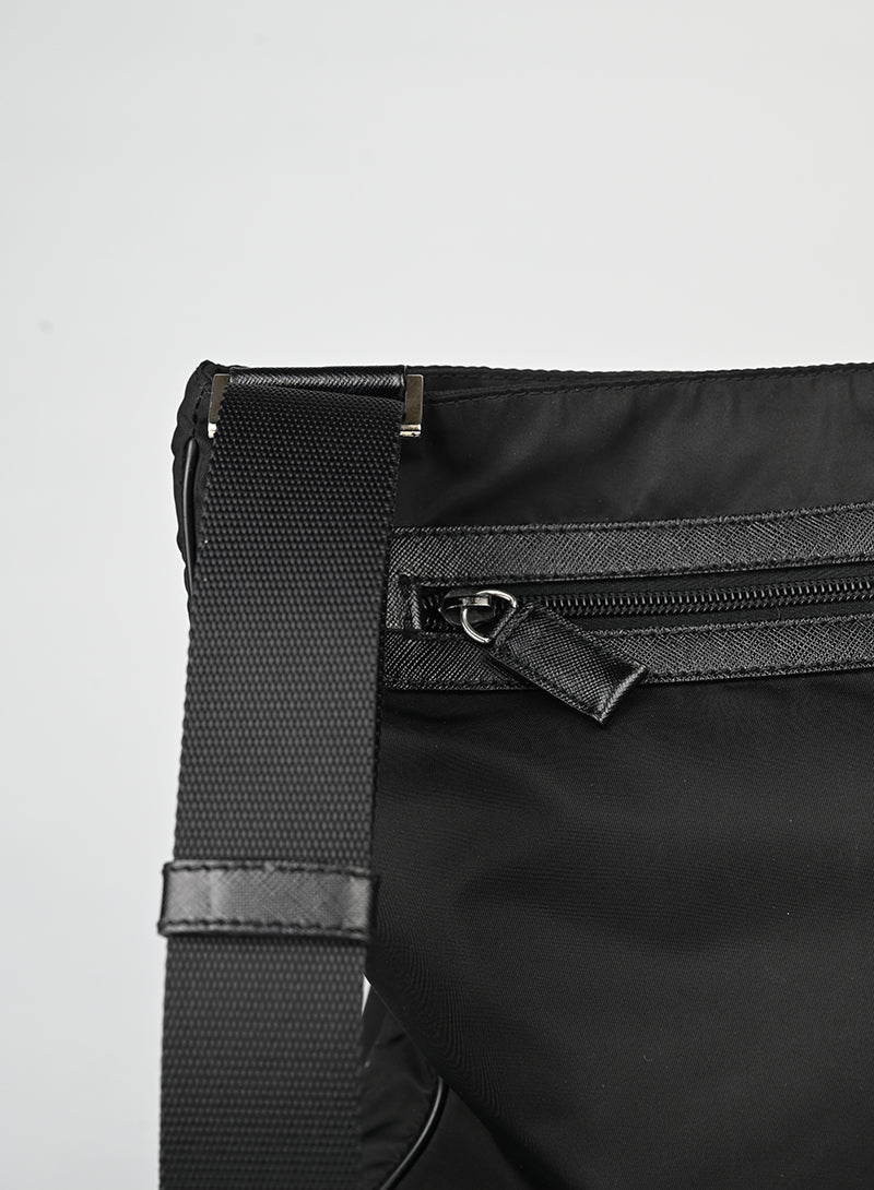 Prada Borsa a tracolla in Re-Nylon nera