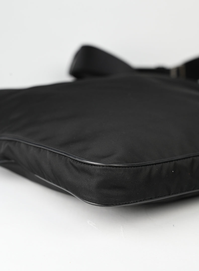 Prada Borsa a tracolla in Re-Nylon nera