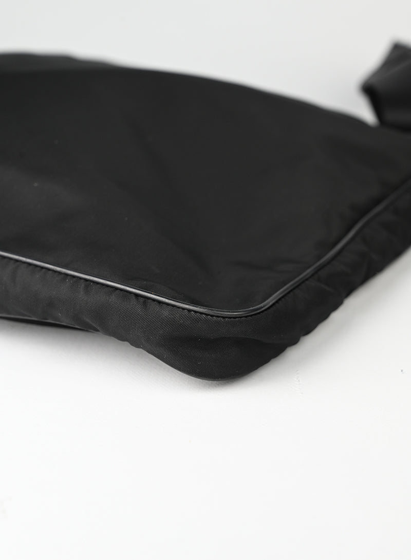 Prada Borsa a tracolla in Re-Nylon nera