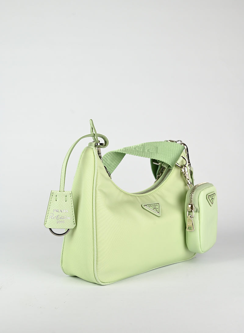 Prada Re-edition 2005 in nylon verde